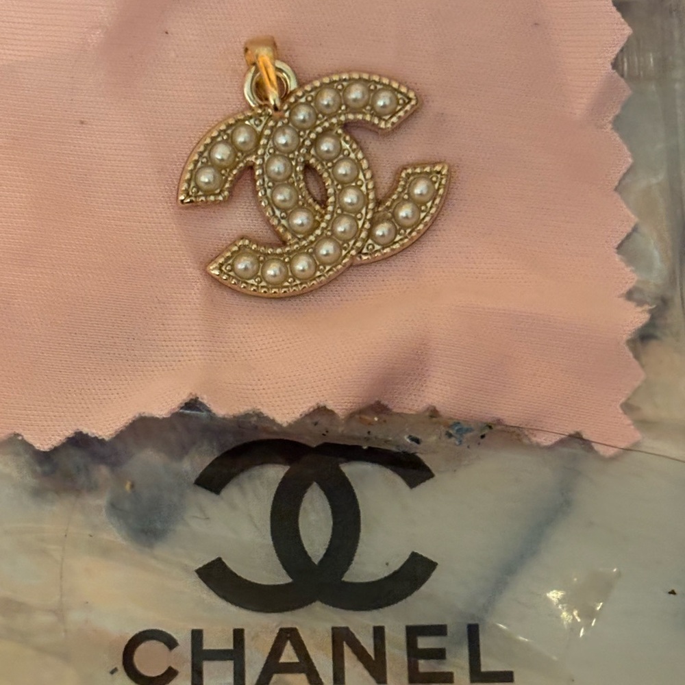 CHANEL Gold and Pearl CC Necklace